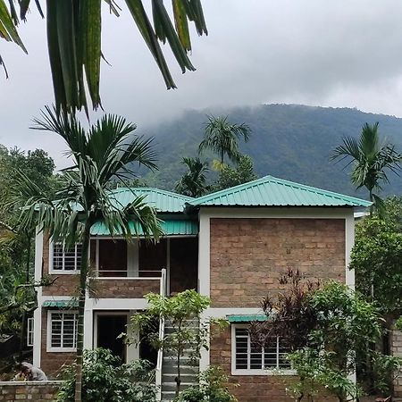 The Rustic Cottage - Homestay เชร์ราปุนจี ภายนอก รูปภาพ