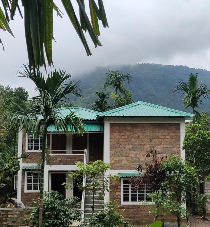 The Rustic Cottage - Homestay เชร์ราปุนจี ภายนอก รูปภาพ
