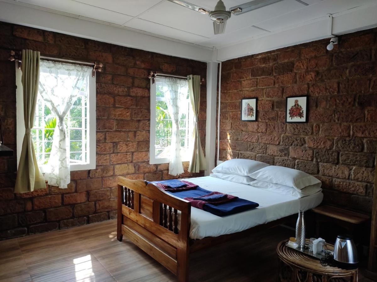 The Rustic Cottage - Homestay เชร์ราปุนจี ภายนอก รูปภาพ