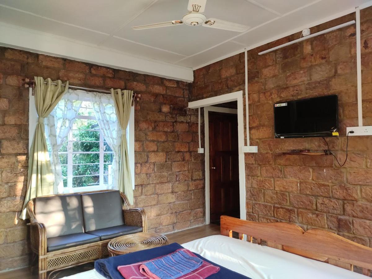 The Rustic Cottage - Homestay เชร์ราปุนจี ภายนอก รูปภาพ