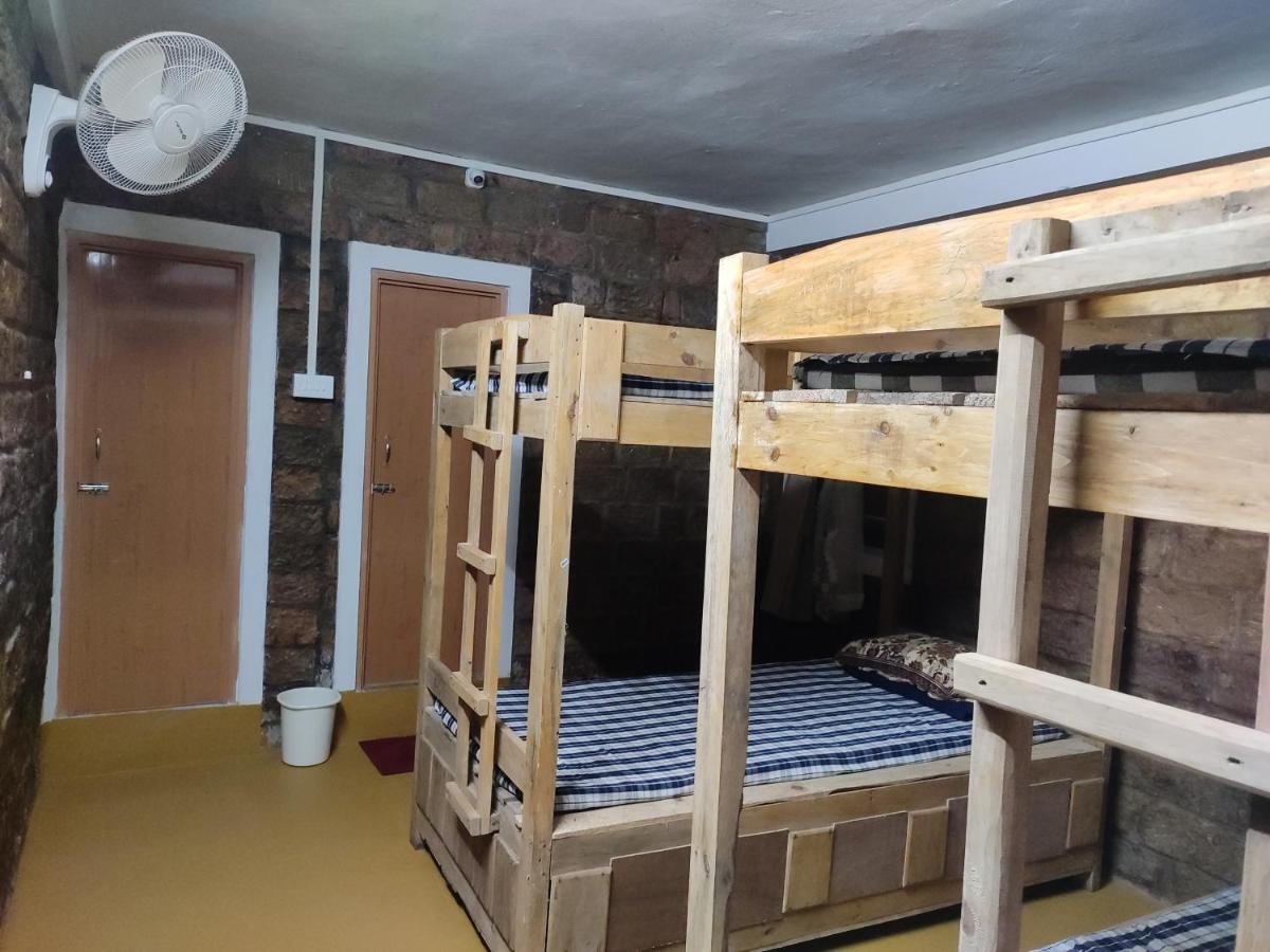 The Rustic Cottage - Homestay เชร์ราปุนจี ภายนอก รูปภาพ